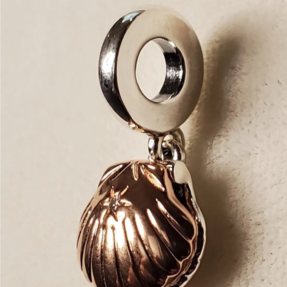 Pandora, club, charm, seashell, and pearl dangle charm. - Picture 3 of 8